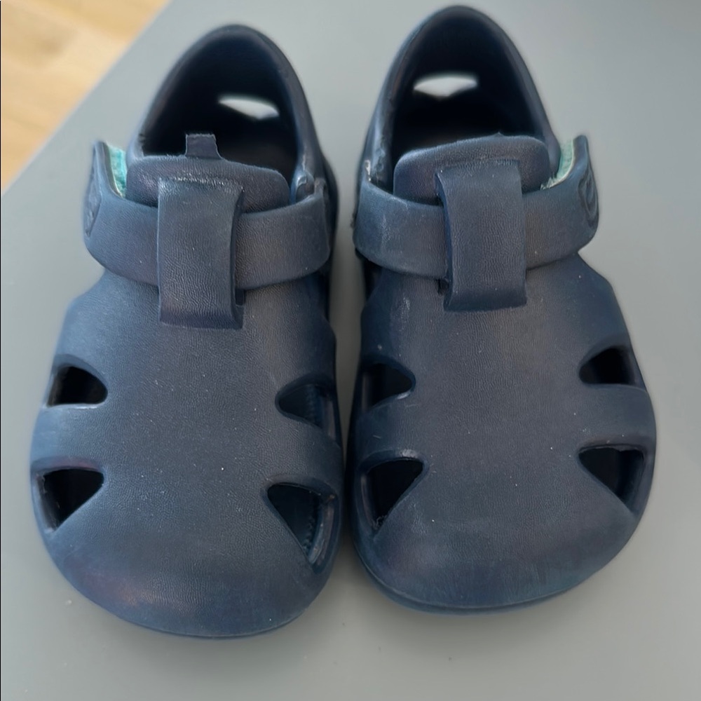 Kids Ten Little Nautical Navy Blue Splash Sandals (size 6T)